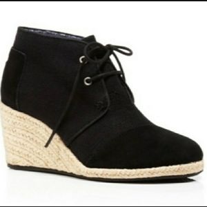 Toms Black Espadrille Wedge Shoe 11